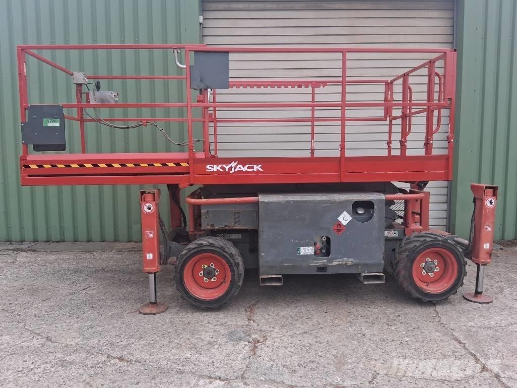 SkyJack SJ 6826 RT Škarjaste dvižne ploščadi