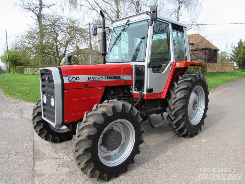 Massey Ferguson 690 Traktorji