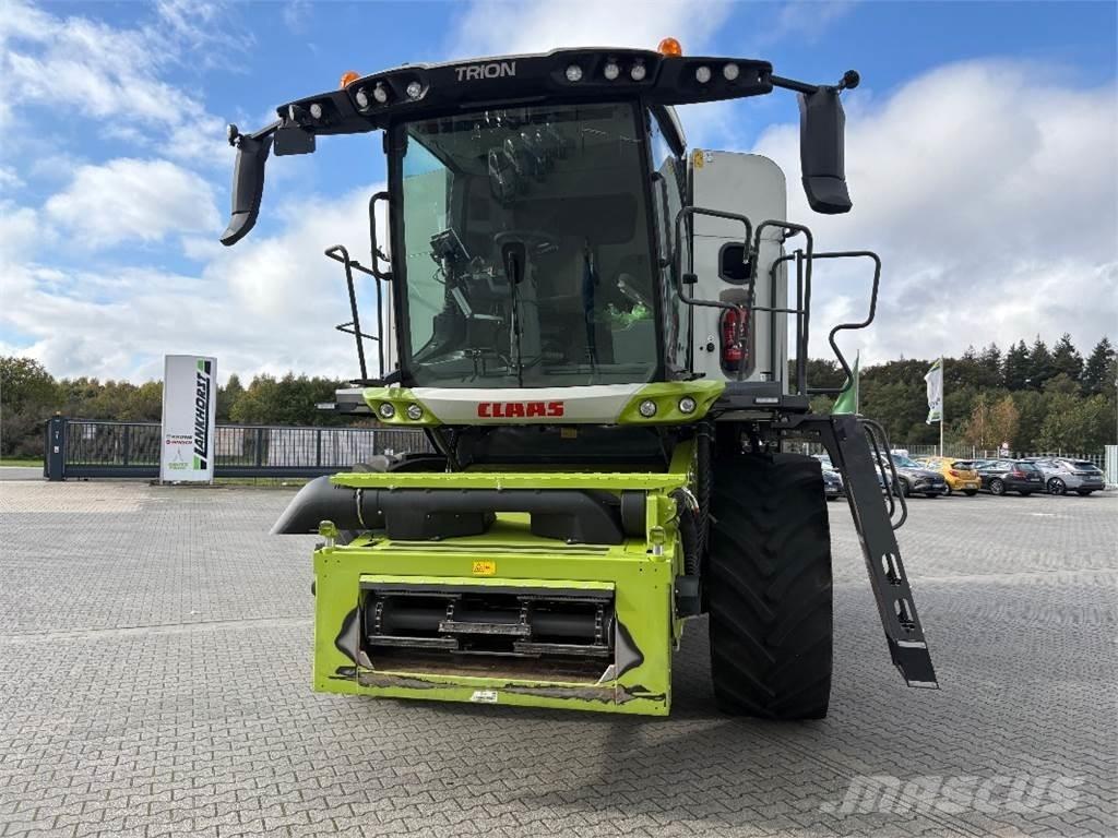 CLAAS TRION 520 Kombajni
