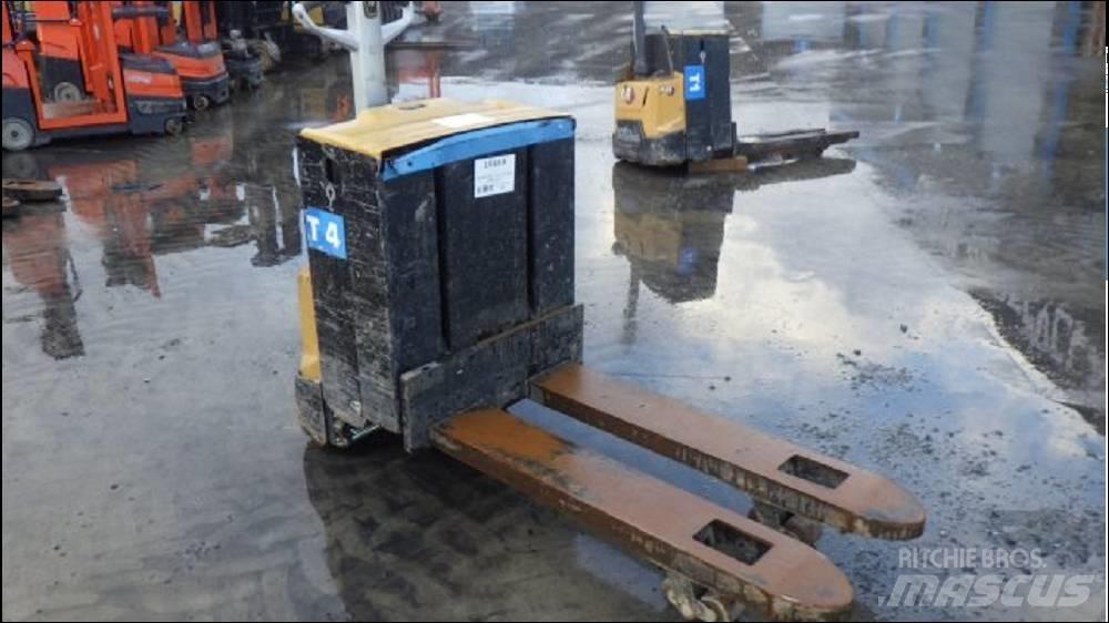CAT NPP 20 N2E Električni nizko dvižni viličar