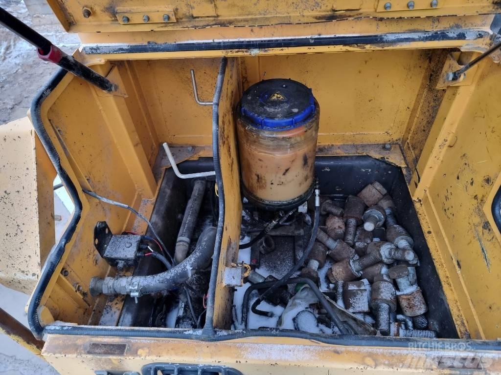 Volvo EC 700 B LC Bagri goseničarji