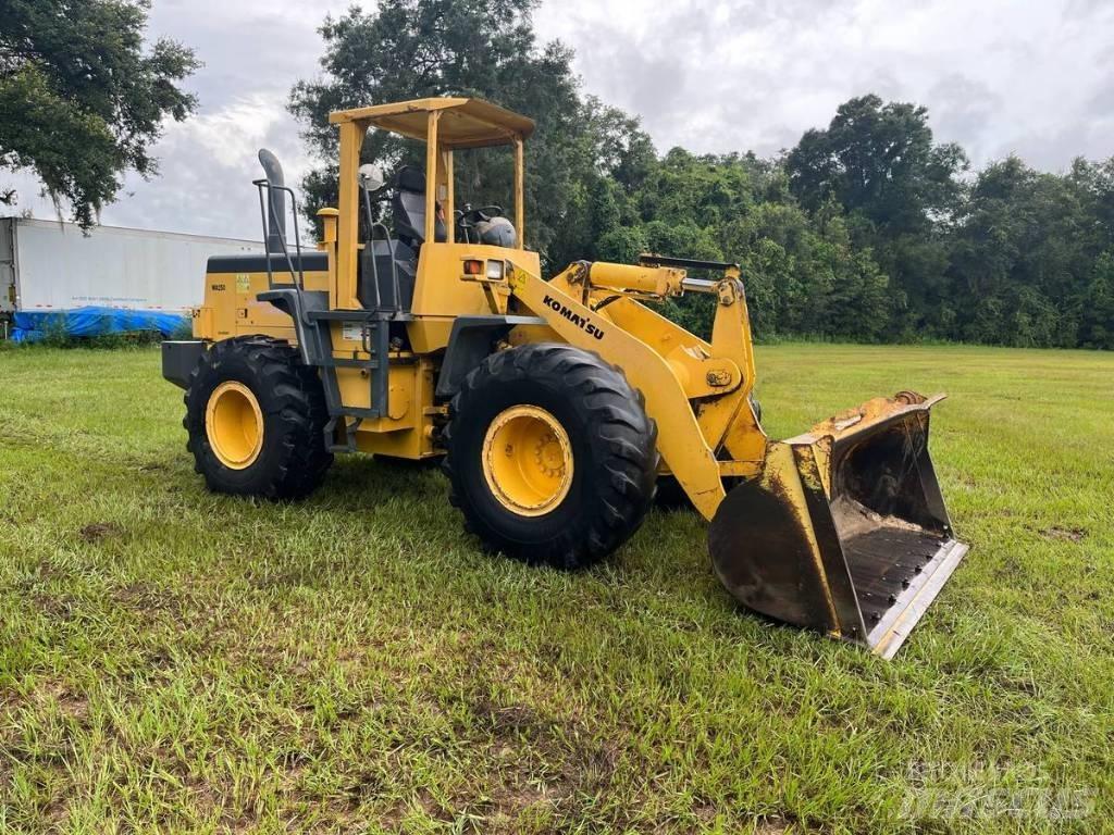 Komatsu WA 250-3L Kolesni nakladalci