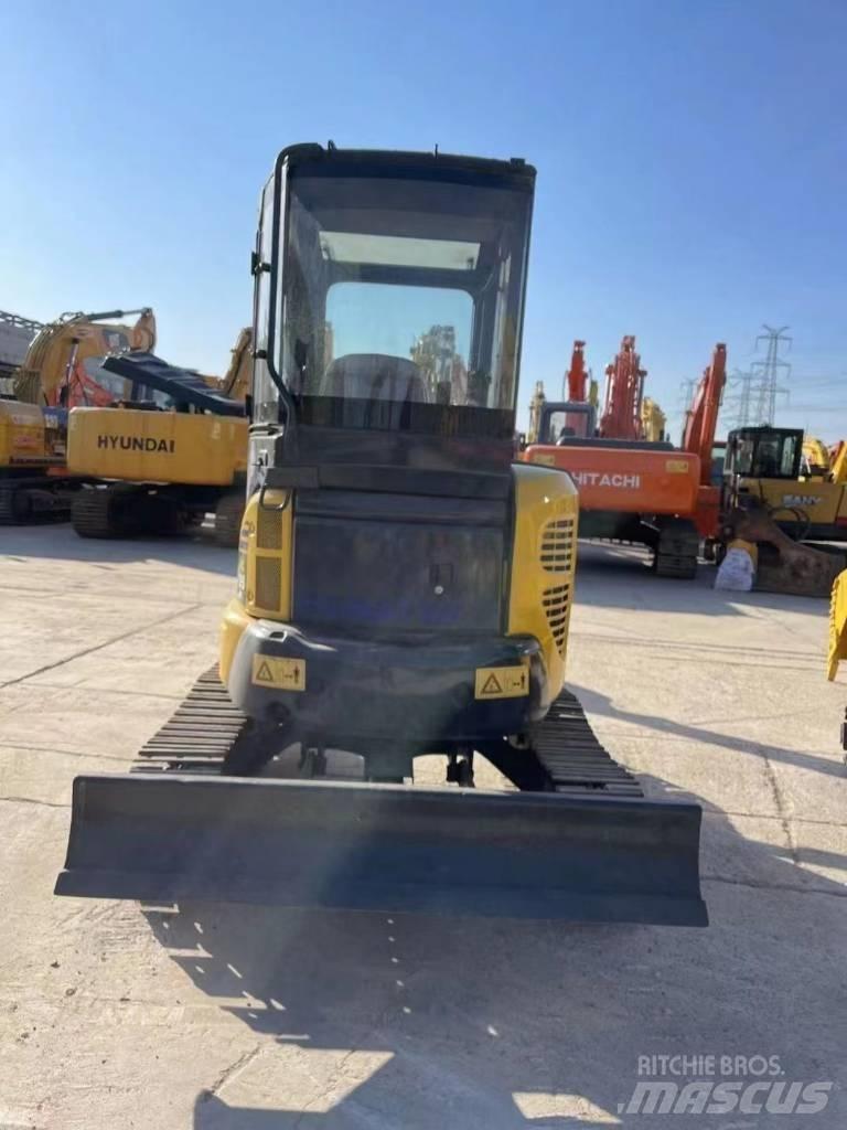 Komatsu PC 35 Mini bagri <7t