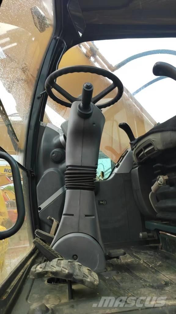 Hyundai 210W-9 Bagri na kolesih
