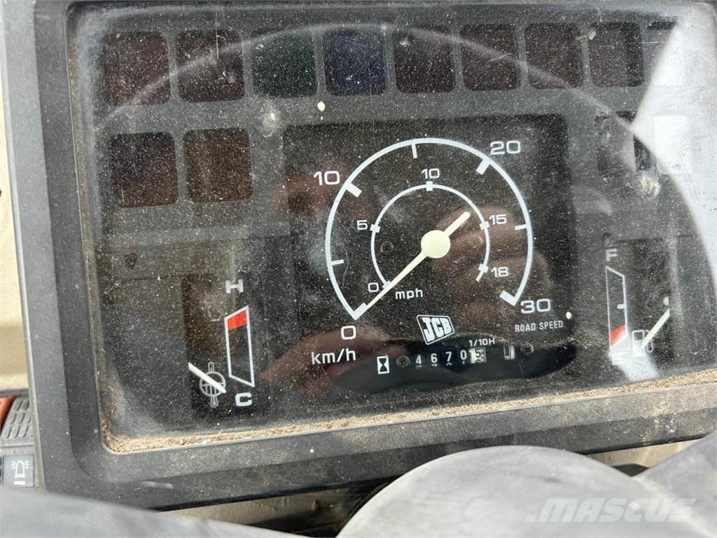 JCB 407 Večnamenski nakladalci