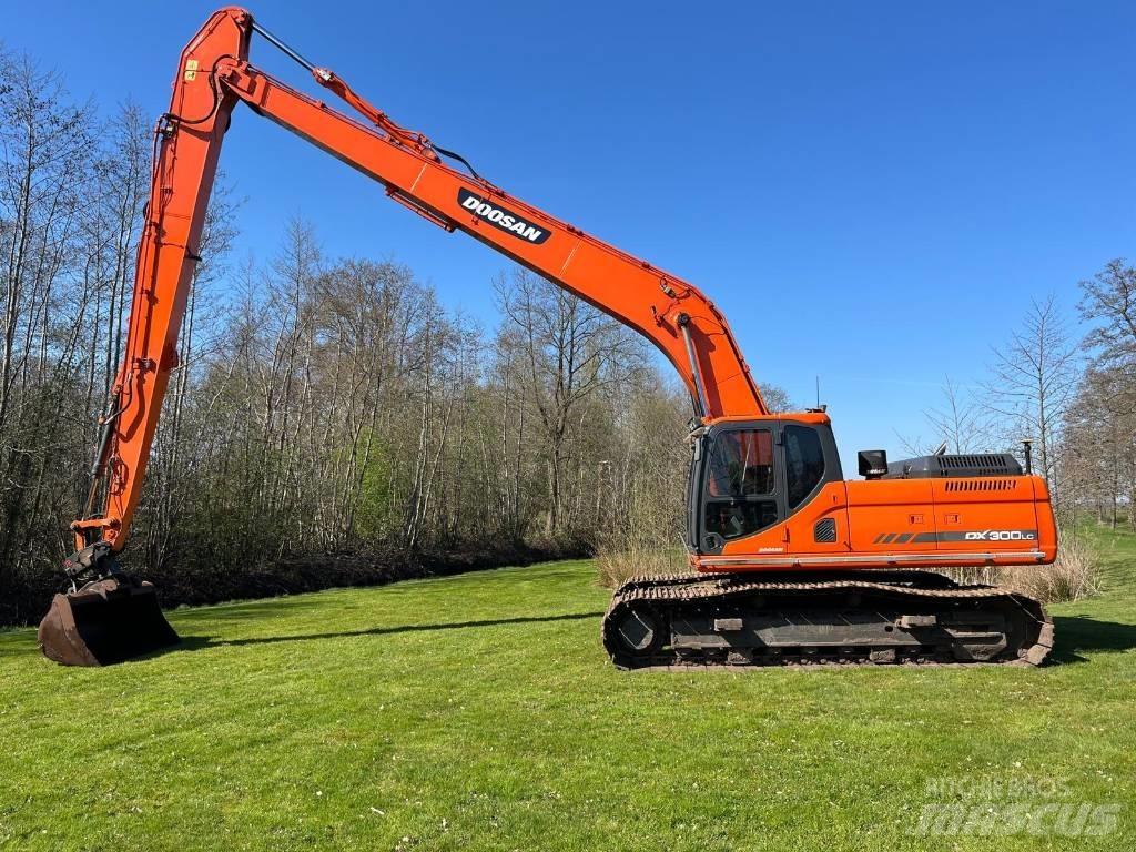 Doosan DX 300 Bagri goseničarji
