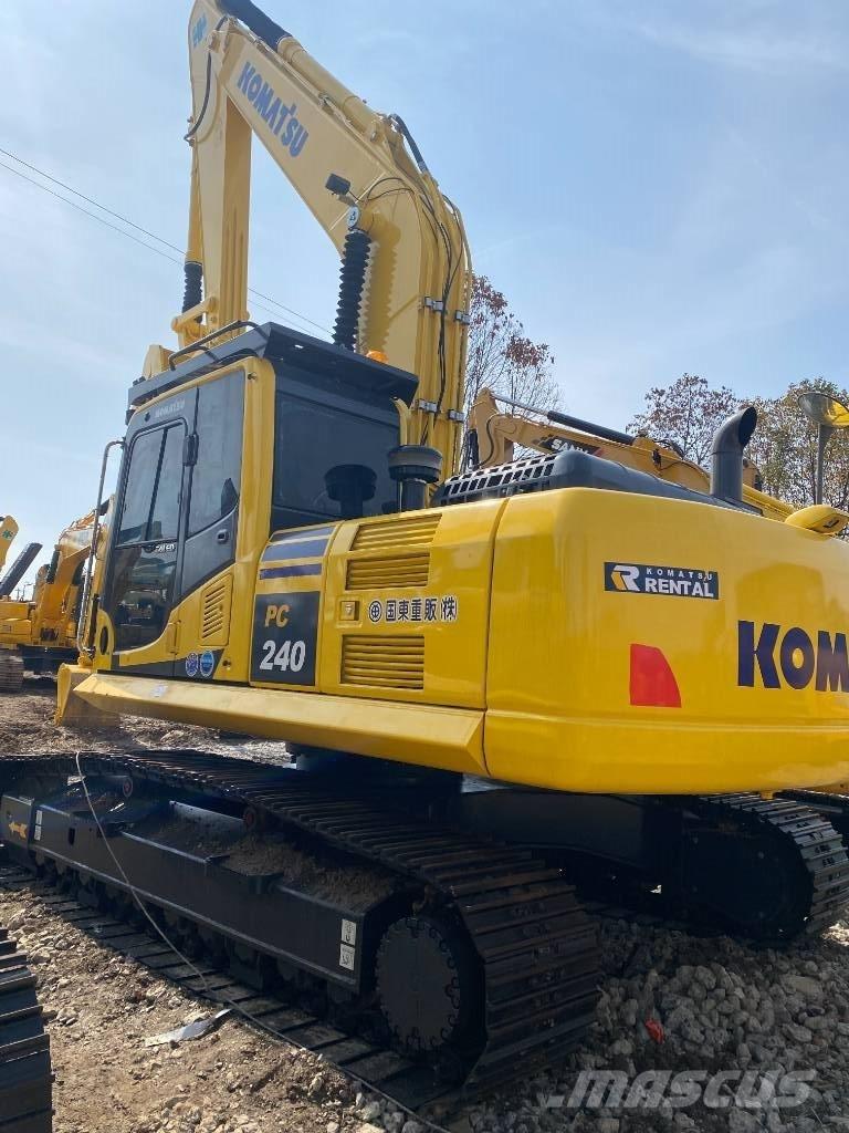 Komatsu 240LC-8 Bagri goseničarji