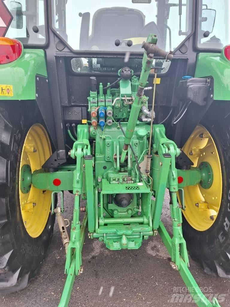John Deere 5100 R Traktorji