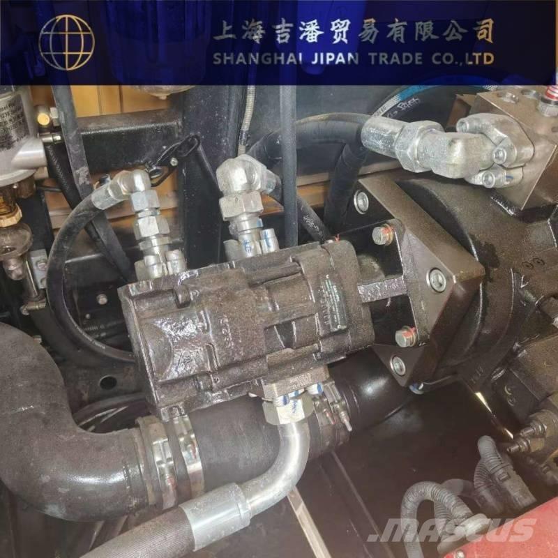 Sany SCC1000A Dvigala na gosenicah