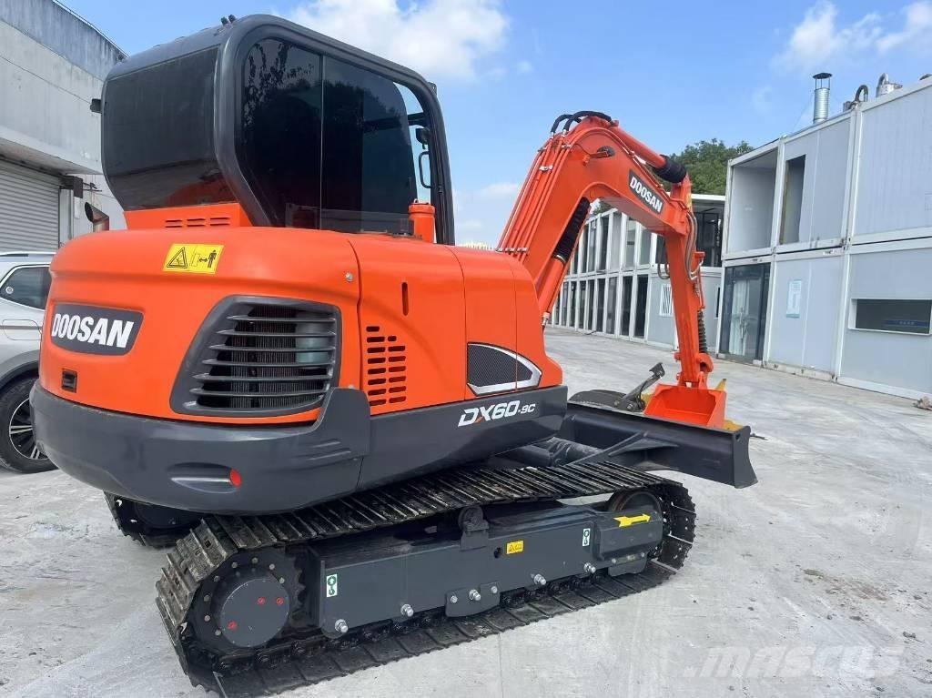 Doosan DX 60 Mini bagri <7t