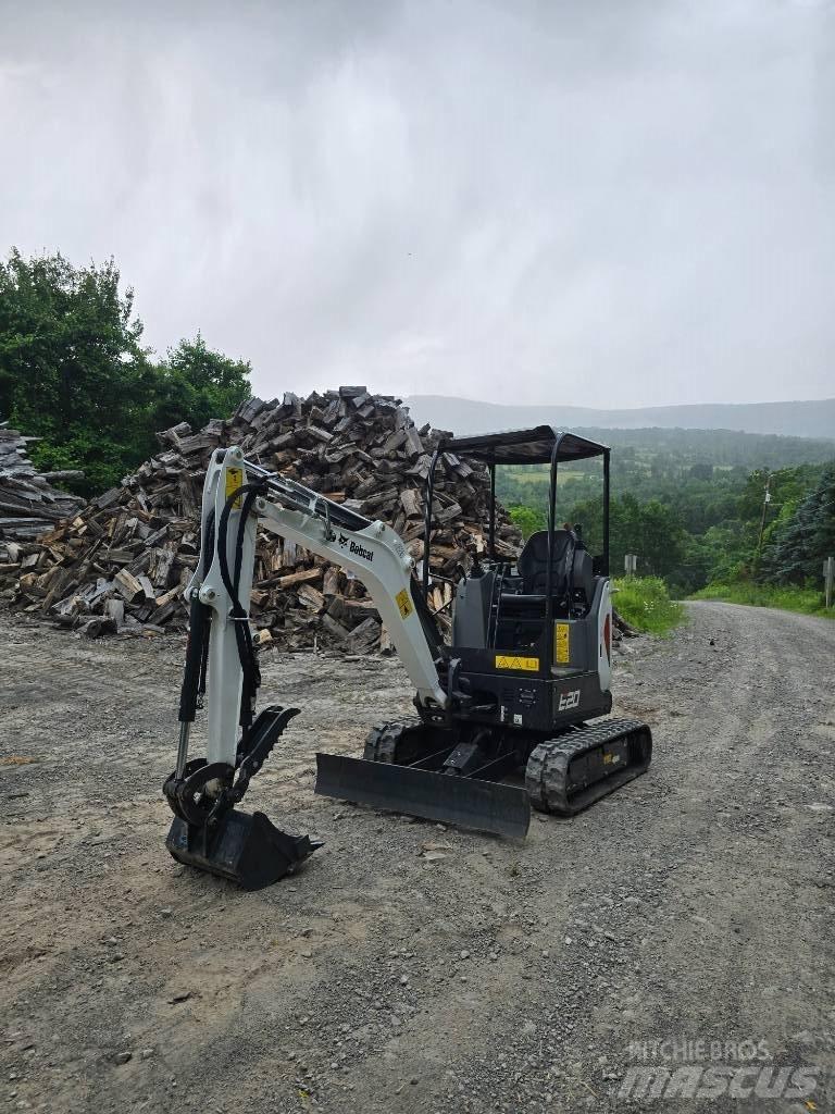 Bobcat E 20 Mini bagri <7t