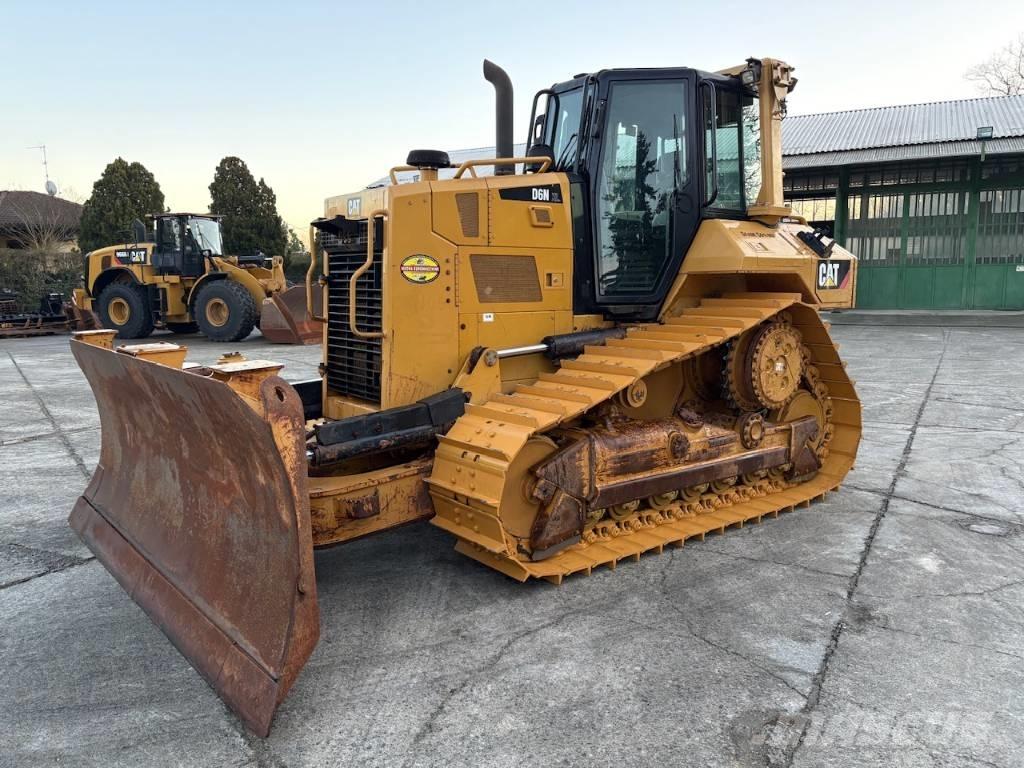 CAT D 6 N XL Buldožerji goseničarji