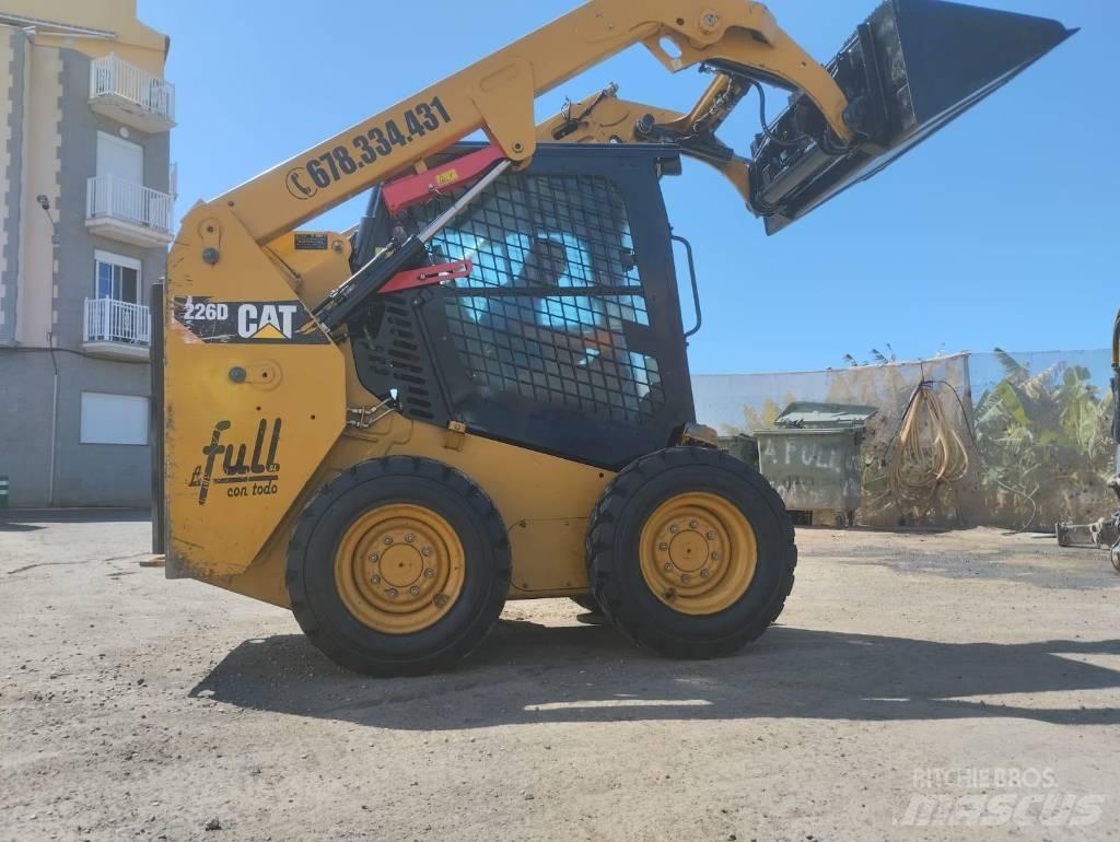 CAT 226 D Skid steer mini nakladalci
