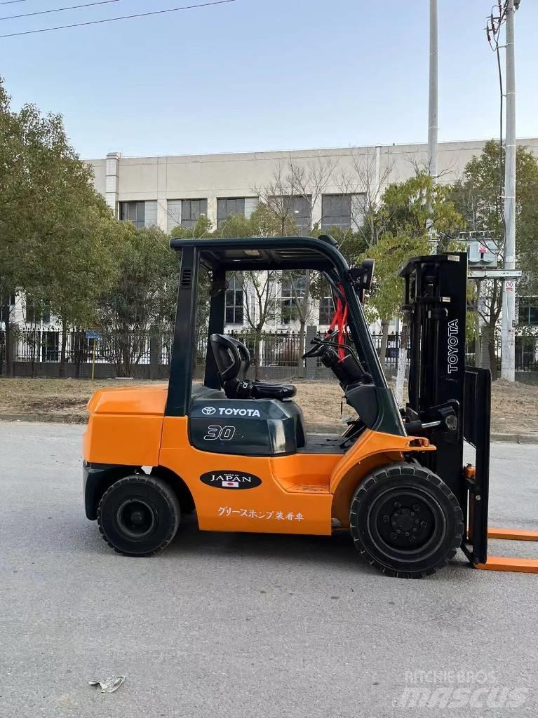 Toyota 7 FDN 30 Dizelski viličarji