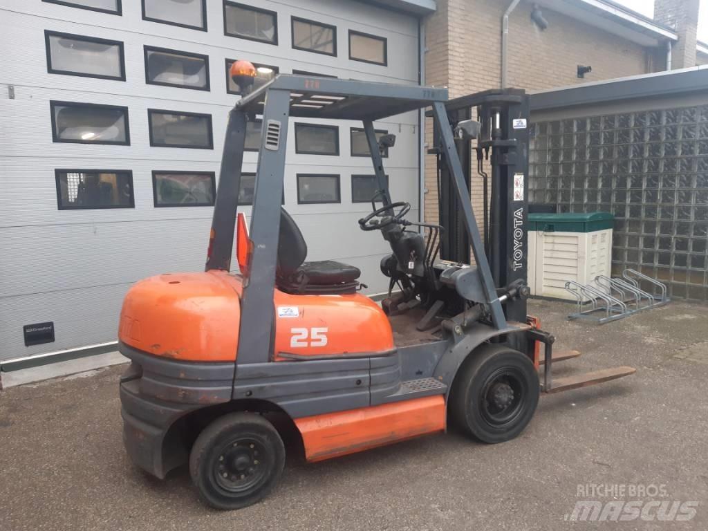 Toyota 6 FDF 25 Dizelski viličarji