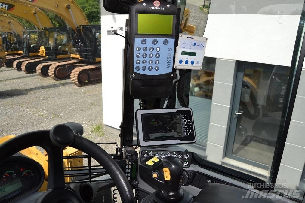 CAT 938 M Kolesni nakladalci