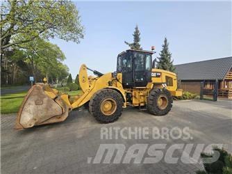 CAT 924K Kolesni nakladalci