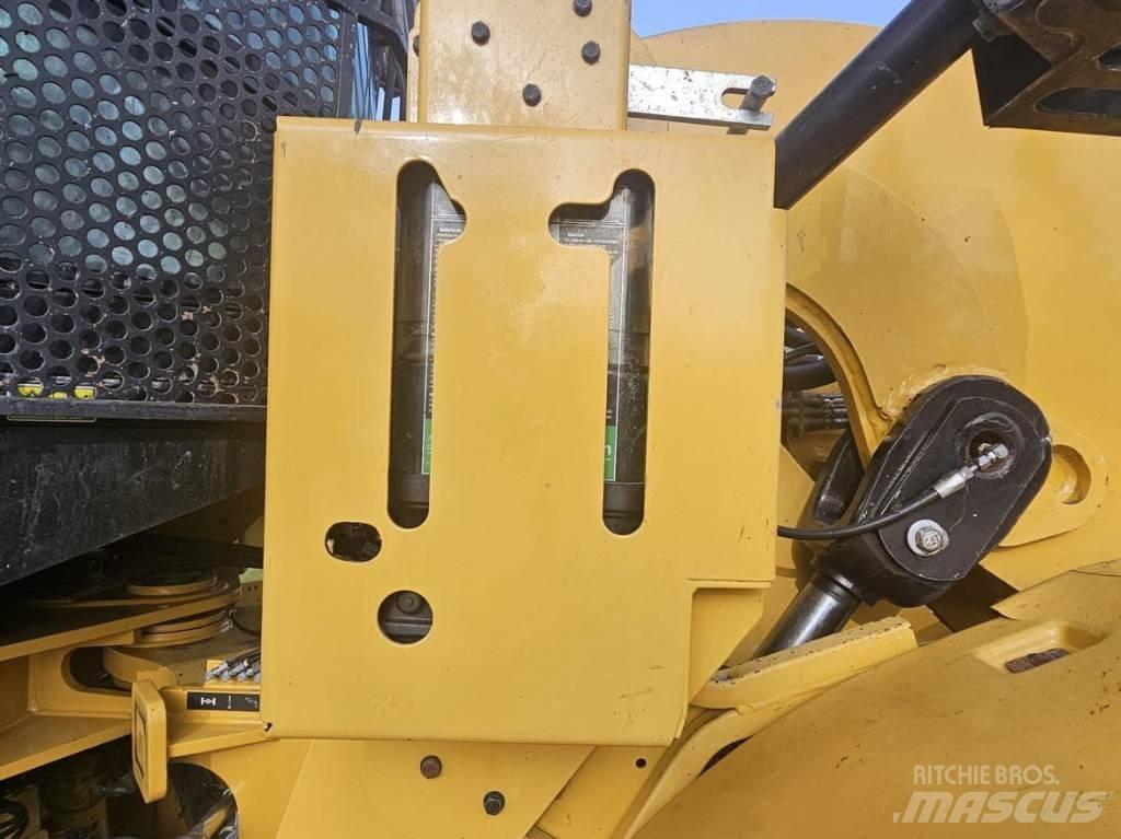 CAT 924K Kolesni nakladalci