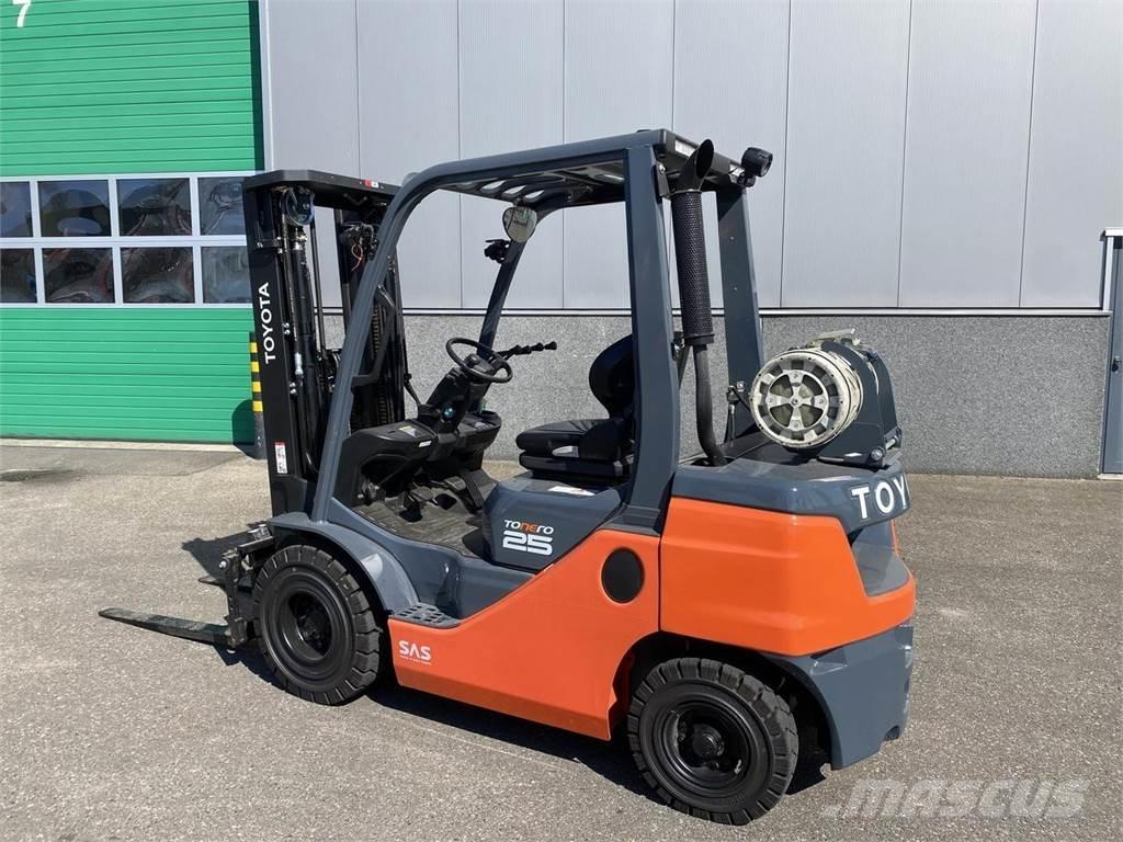 Toyota 02-8FGF25 Plinski viličarji