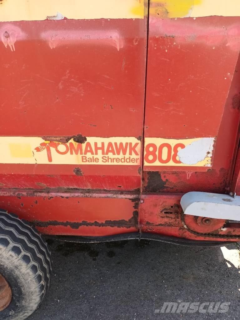 Tomahawk 808 Rezač za bale, oprema za rezanje in odvijanje bal