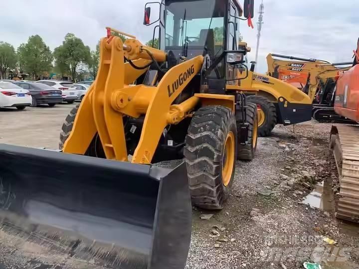 LiuGong 835 Kolesni nakladalci