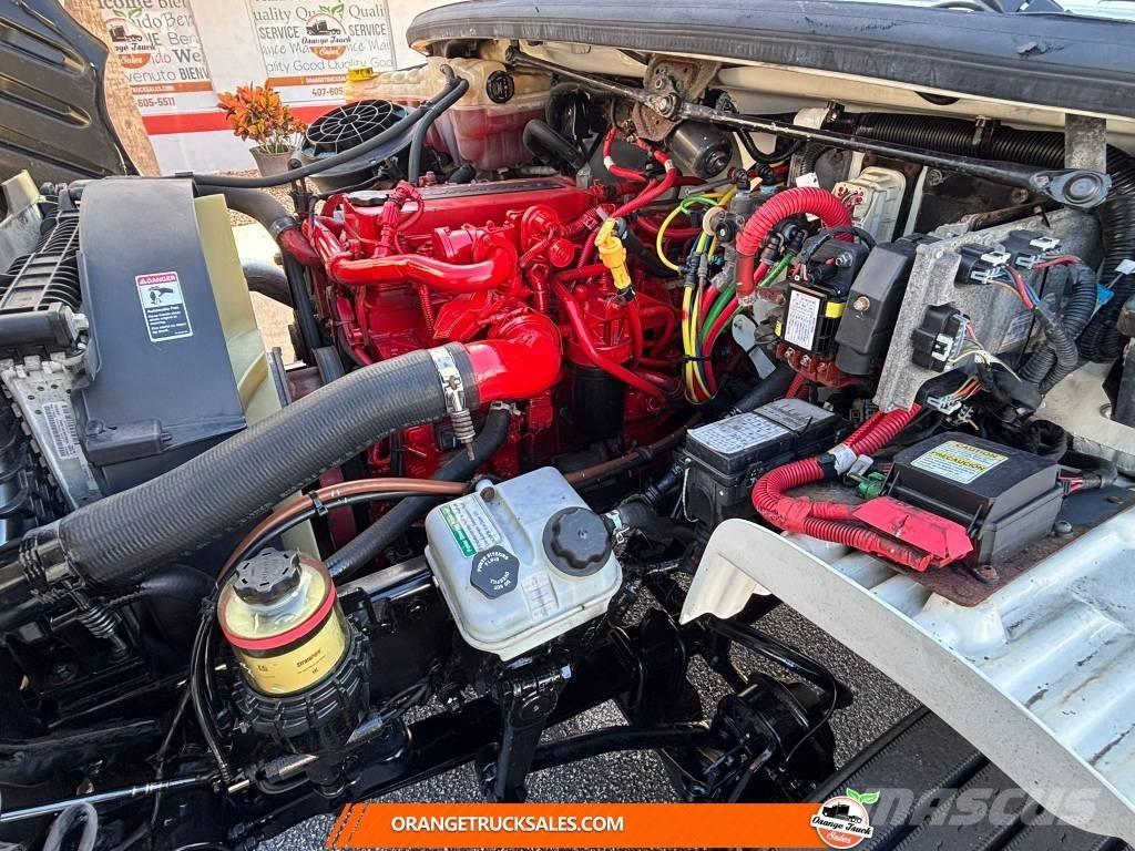 Freightliner M2 Tovornjaki zabojniki