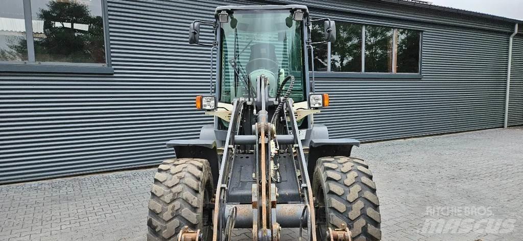 Terex TL80 Kolesni nakladalci