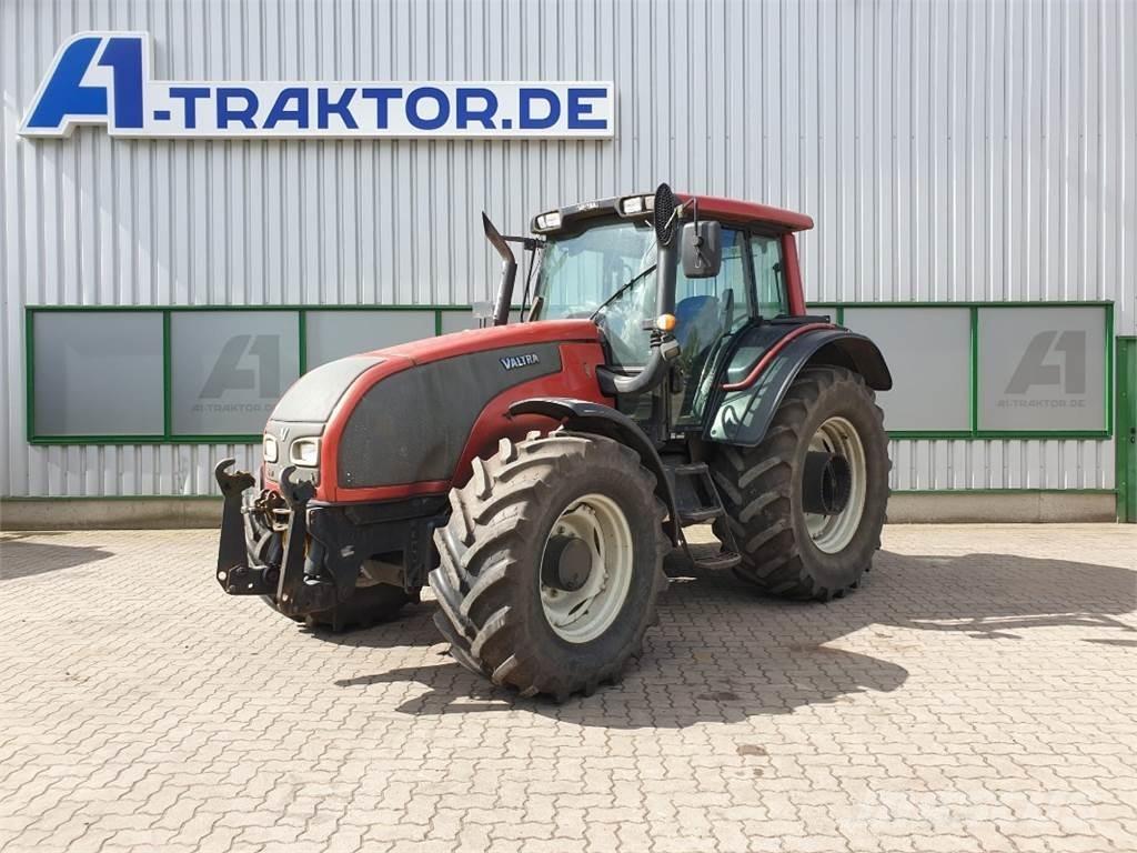 Valtra T151 Traktorji