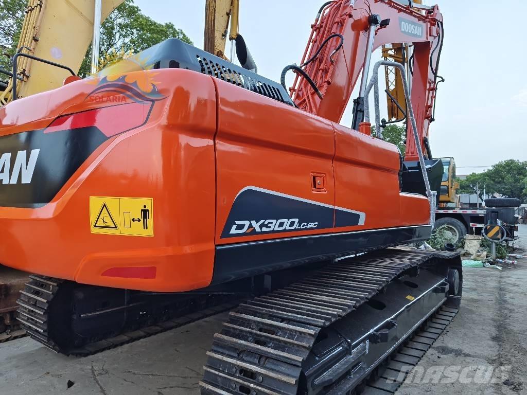 Doosan DX 300 LC Bagri goseničarji