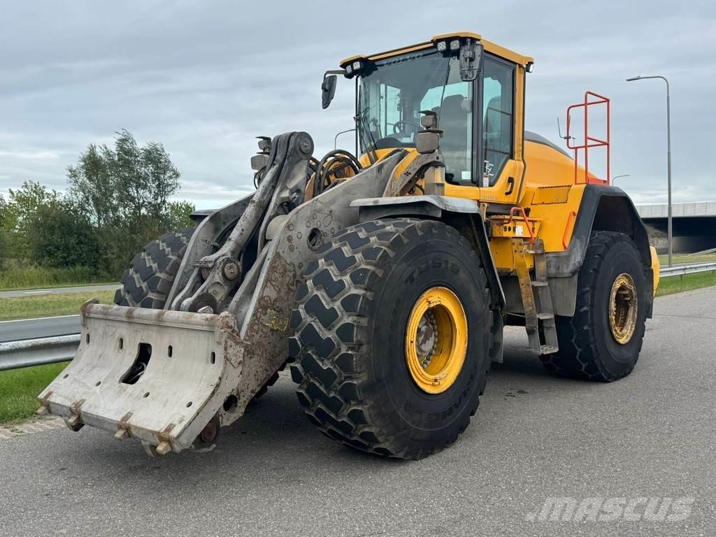 Volvo L220H Kolesni nakladalci
