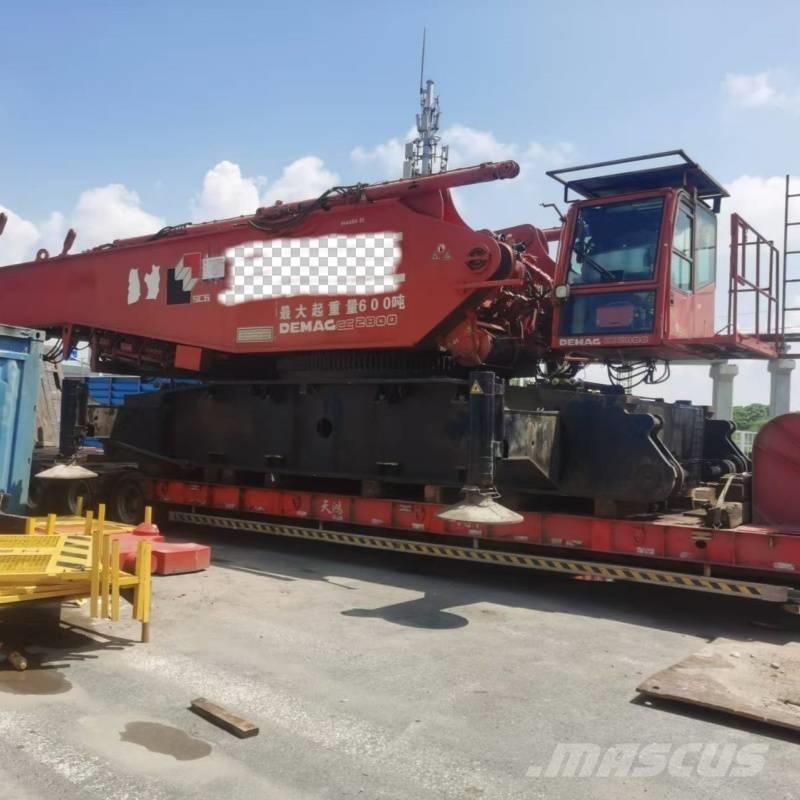 Demag CC 2800 Dvigala na gosenicah