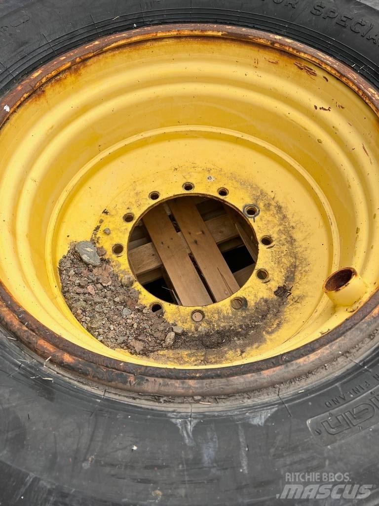 Nokian 700/70-34 Gume, kolesa in platišča