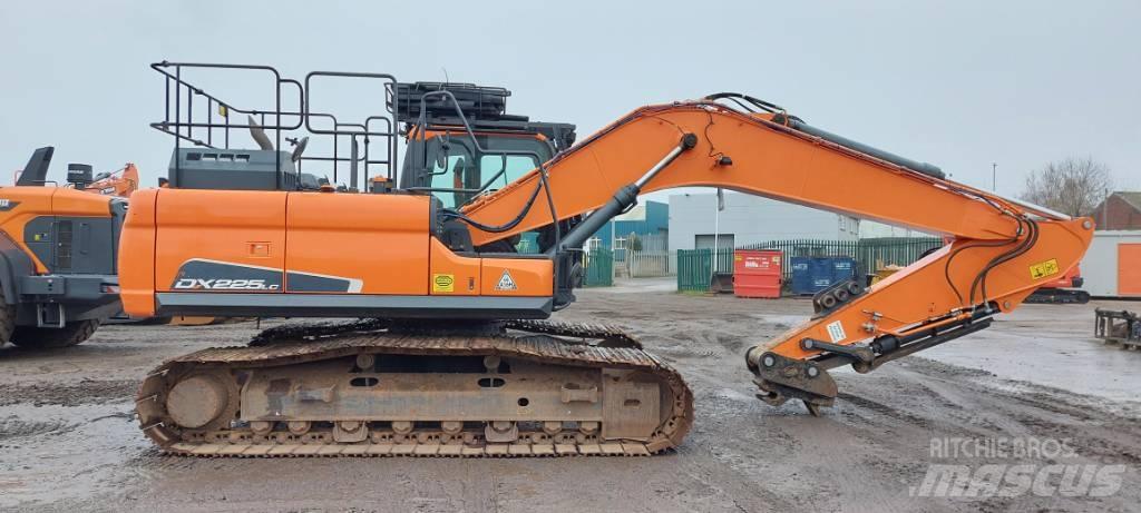 Doosan DX225LC-5 Bagri goseničarji