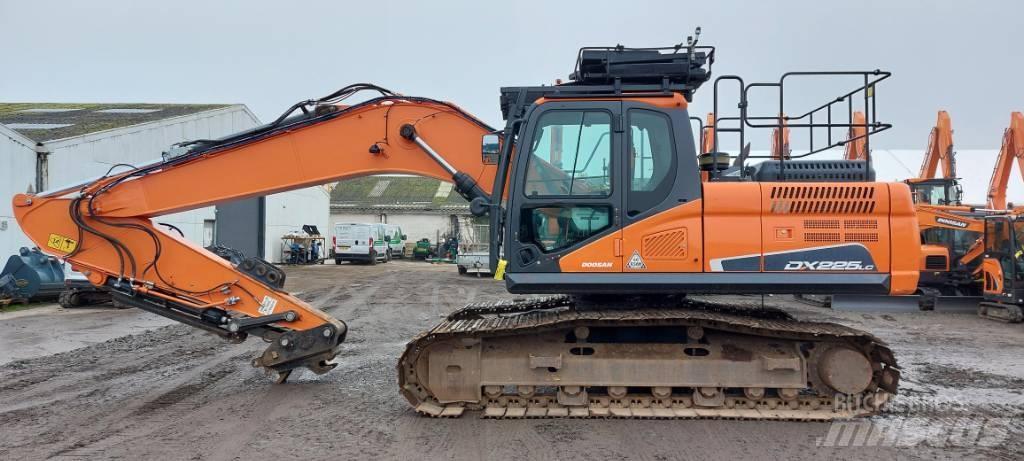 Doosan DX225LC-5 Bagri goseničarji