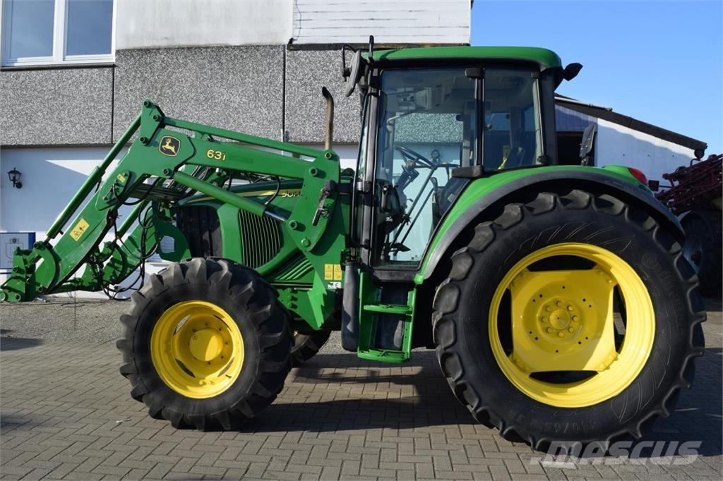 John Deere 6220 Traktorji