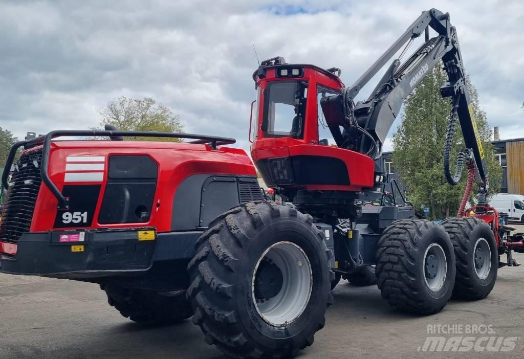 Komatsu 951 Harvesterji