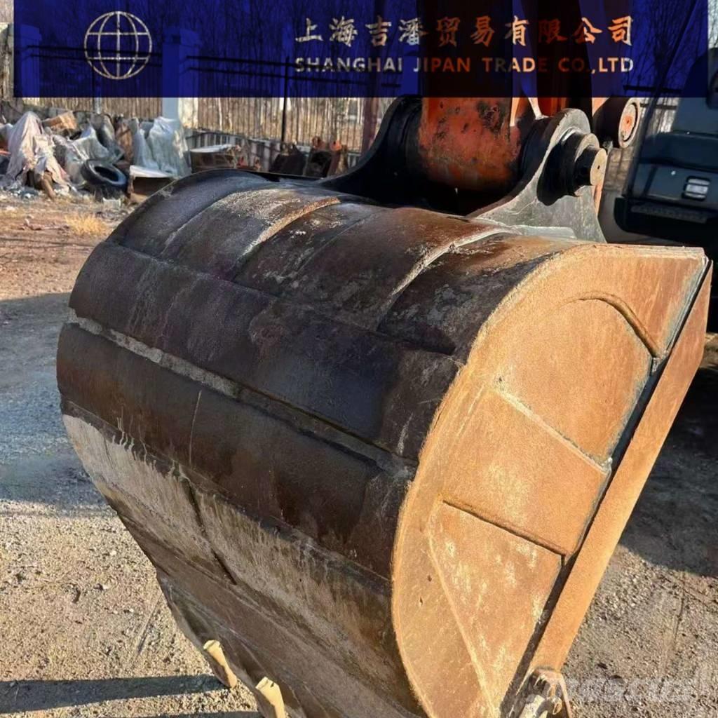 Hitachi ZX 200 Bagri goseničarji