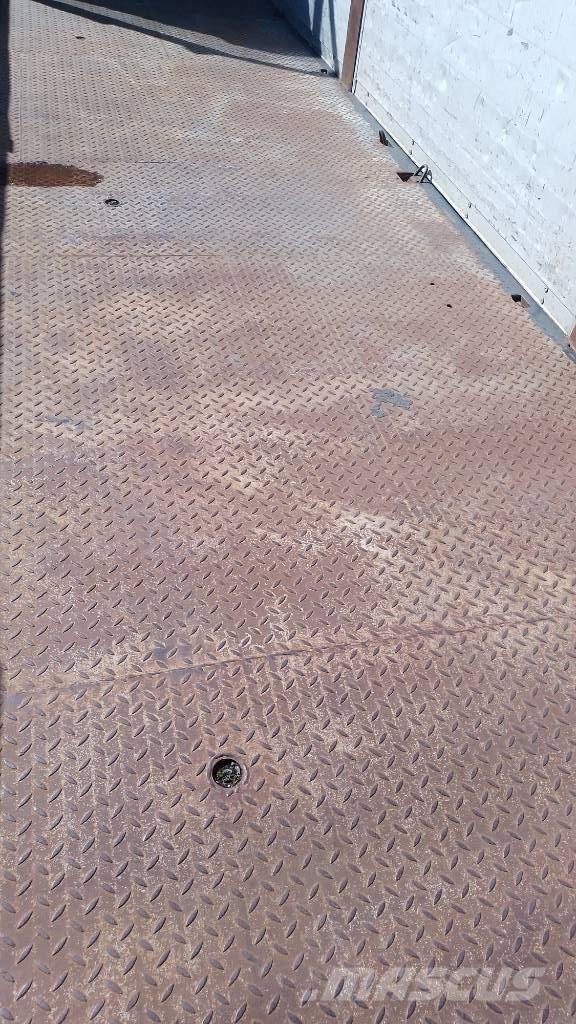 Volvo FH D 13 HYDR. Tovornjaki s kesonom/platojem