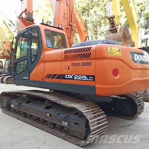 Doosan dx225 Bagri goseničarji