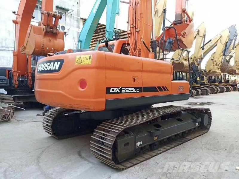 Doosan dx225 Bagri goseničarji