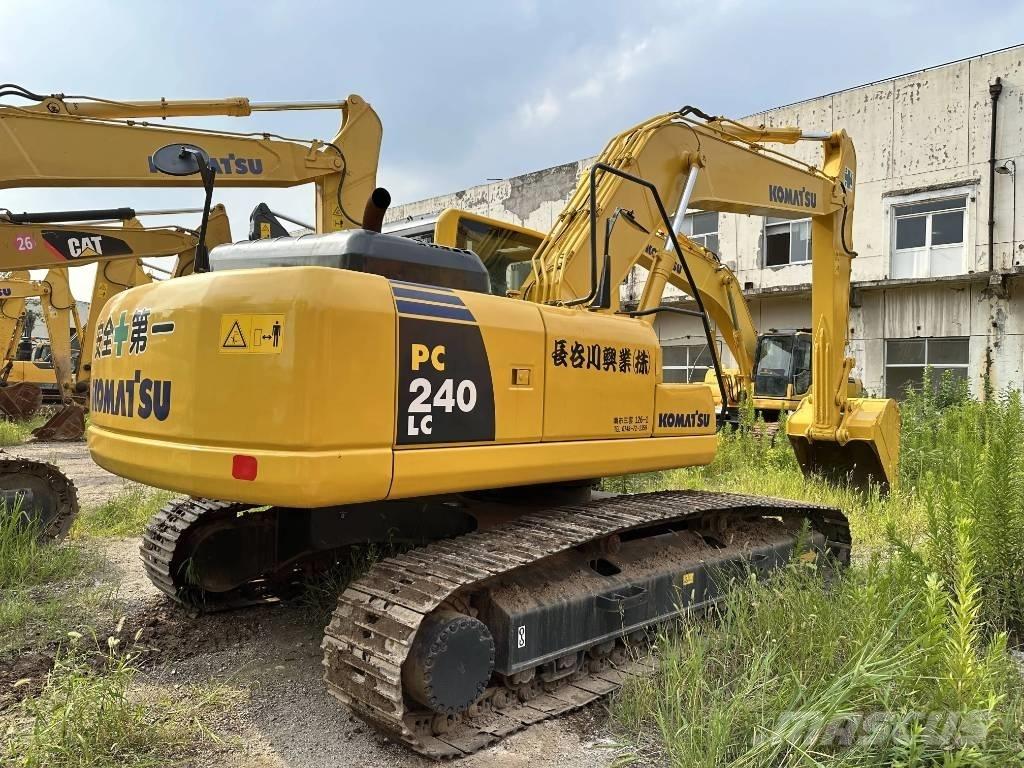 Komatsu PC240-8 Bagri goseničarji