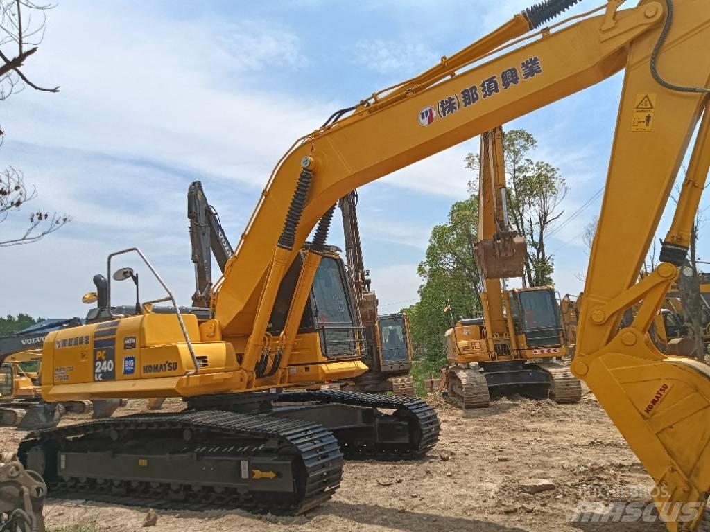 Komatsu PC 240 Bagri goseničarji