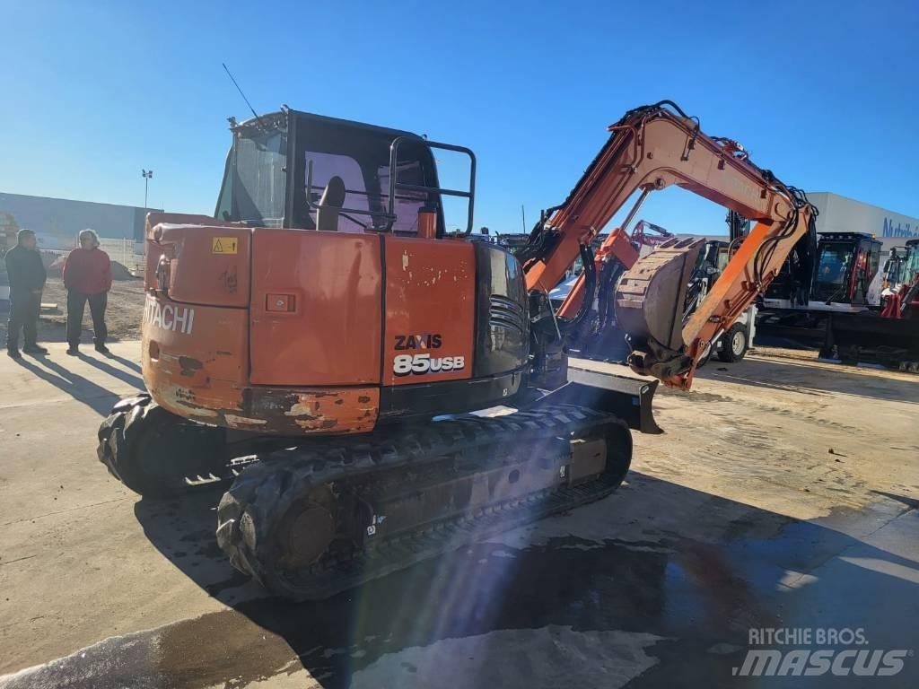 Hitachi ZX 85 US B-6 Midi bagri 7t – 12t