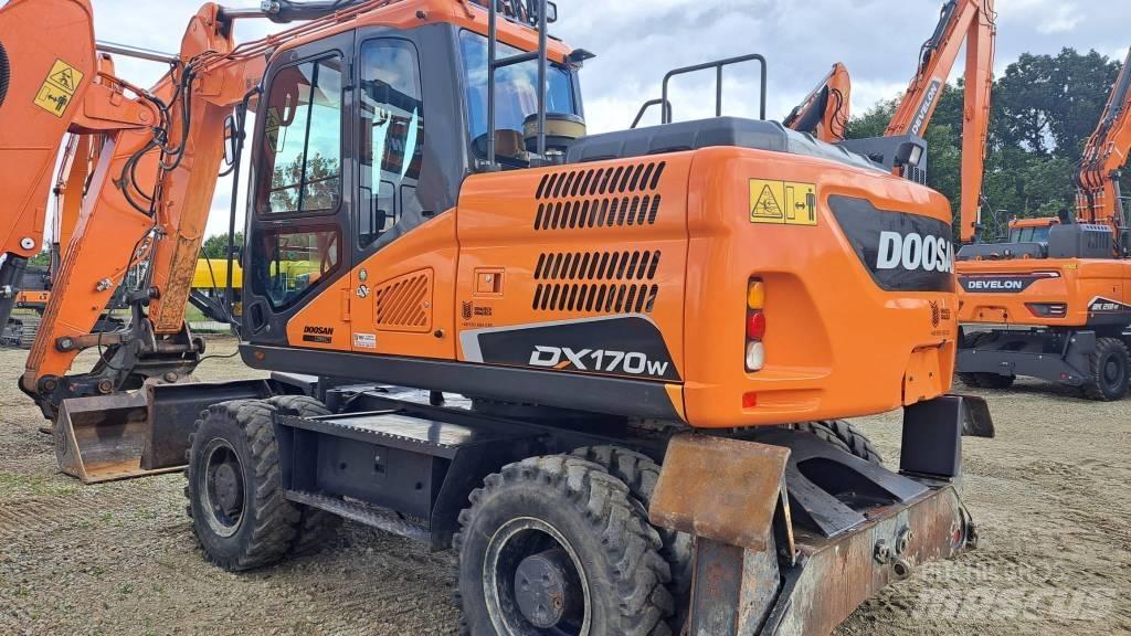 Doosan DX 170 W Bagri na kolesih