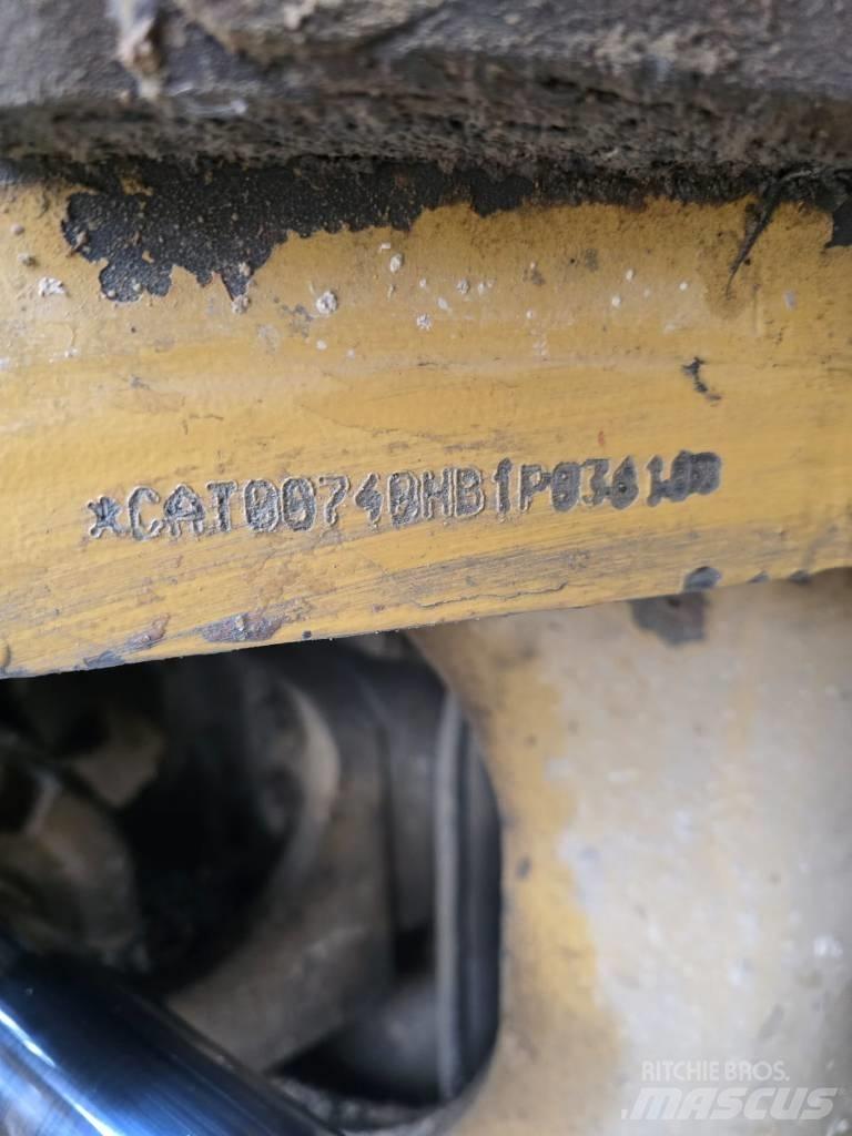 CAT 740 Zglobni demperji