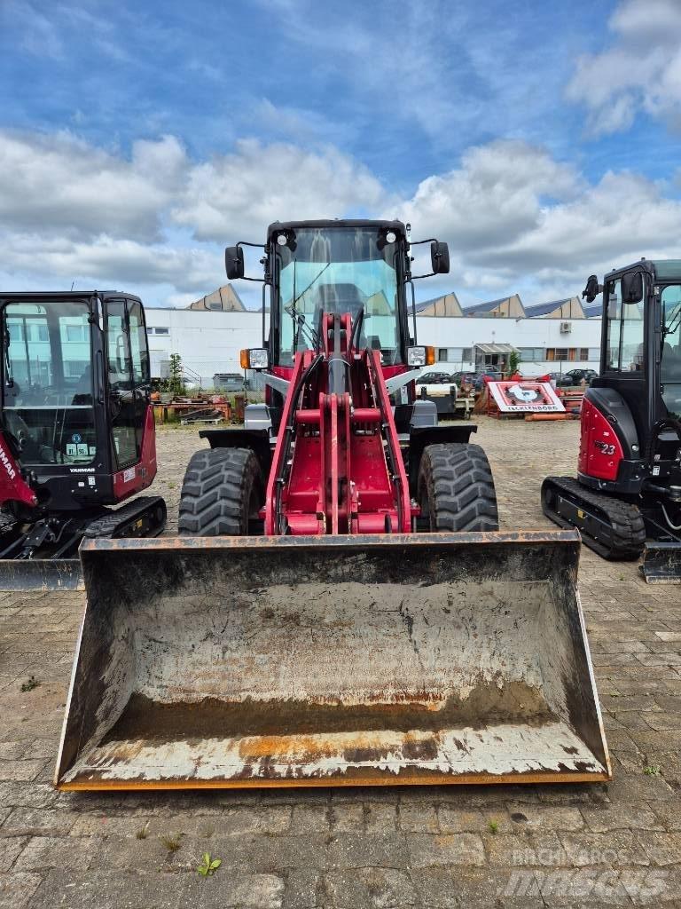 Yanmar V100/5 Kolesni nakladalci