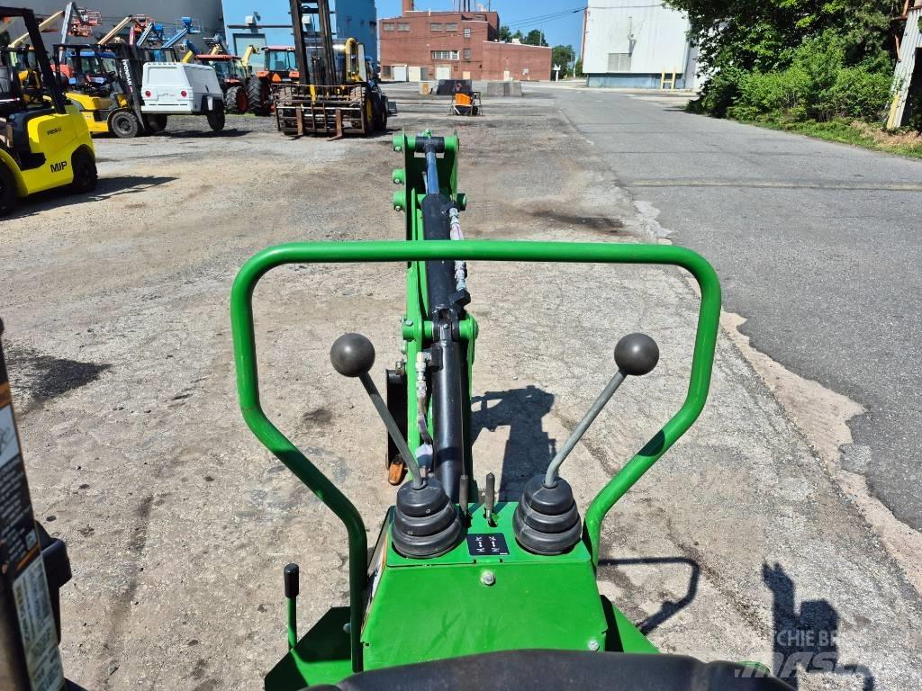 John Deere 1025 R Traktorji