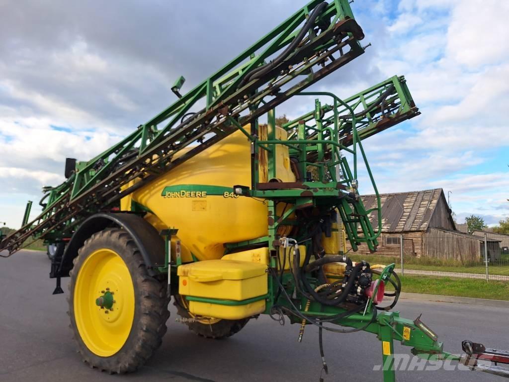John Deere 840 Vlečne škropilnice