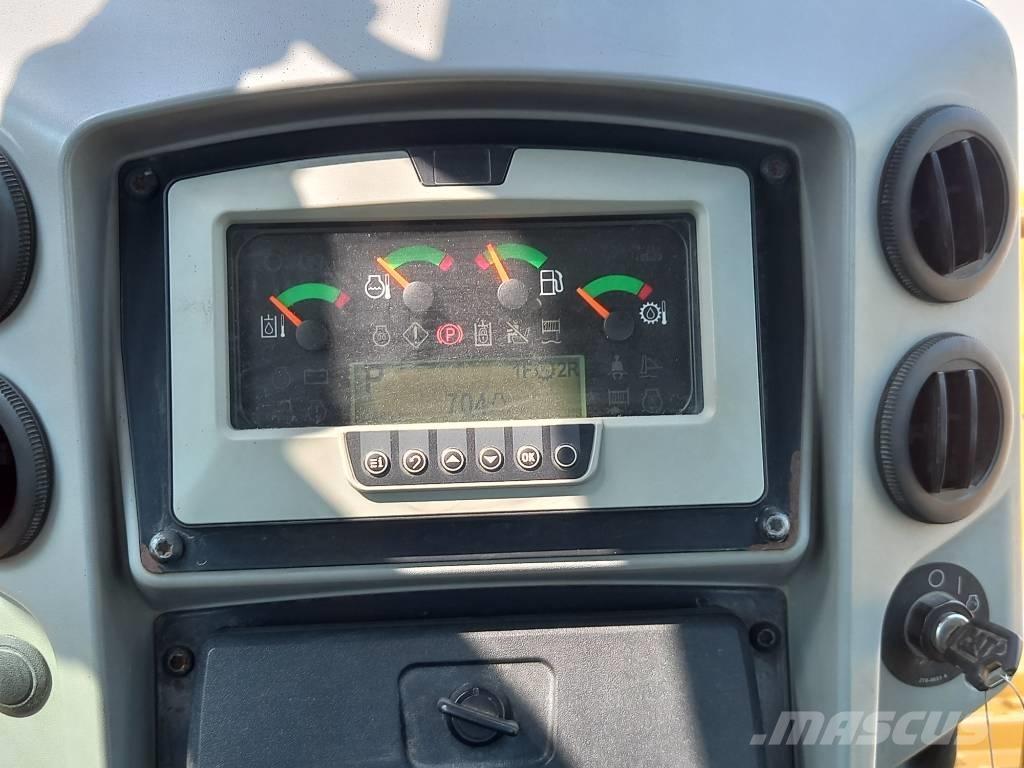 CAT D8T (Jebel Ali) Buldožerji goseničarji