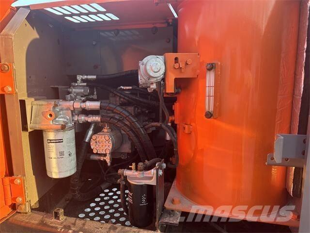 Hitachi ZX120 Bagri goseničarji